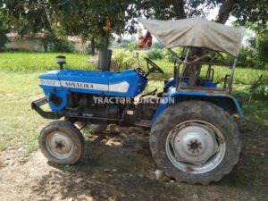 Sonalika DI 730 II old tractor